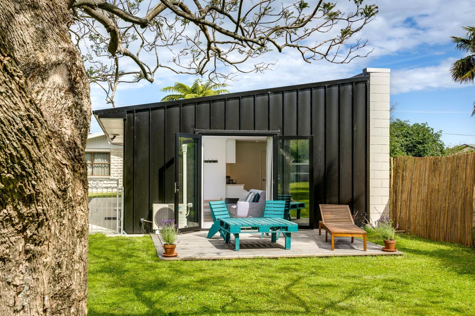 Modern Studio Near Clive River Exteriör bild